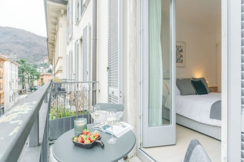 Apartment (1 Bedroom) | Balcony