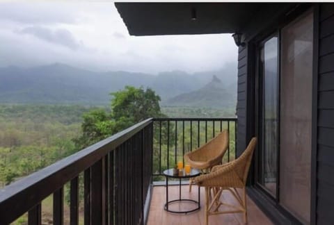 Luxury Villa, 2 Bedrooms, Balcony, Garden View | Terrace/patio