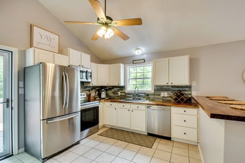 House (2 Bedrooms) | Interior