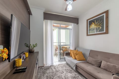 Basic Apartment | Living room | TV