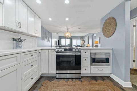 Newly renovated kitchen fully equipped with brand new appliances and everything you need to make memorable meals. 