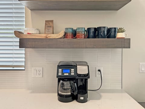 Combined drip and pod coffee station