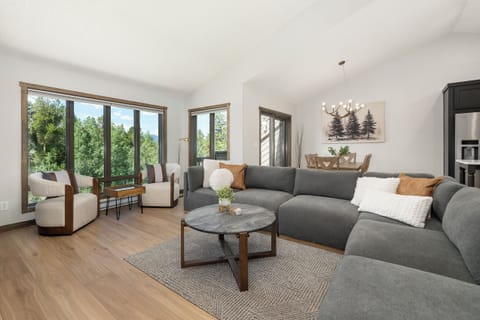 Spacious and Open Family Room