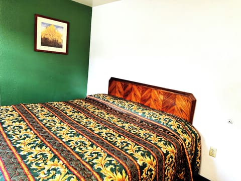 Standard Double Room, 1 King Bed, Smoking | Free WiFi