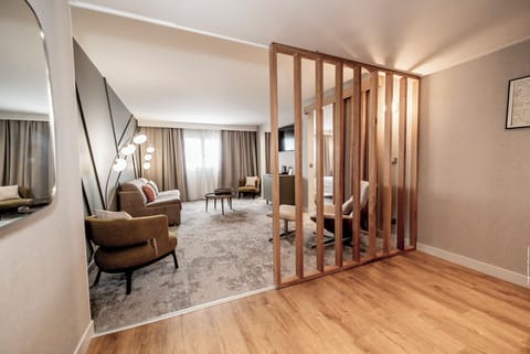 Superior Suite, 1 King Bed | Premium bedding, minibar, in-room safe, desk
