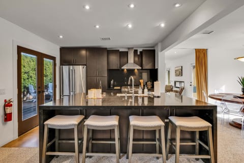 House, Multiple Beds, Pool Access, Pool View (Sunny Dunes) | Private kitchen
