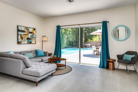 House, Multiple Beds, Pool Access, Pool View (Luring) | Living area