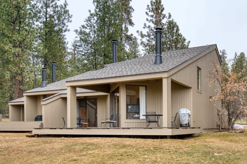 LC014-Black-Butte-Ranch-OR-97759-Large-2