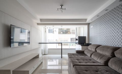 Basic Apartment | Living area