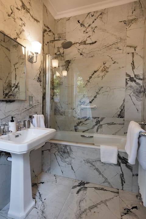 Superior Double Room | In-room safe, individually decorated, individually furnished