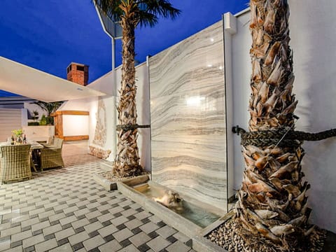 Blue, Water, Swimming Pool, Outdoor Furniture, Resort, Sea, Leisure, Tropics, Eco Hotel, Ocean