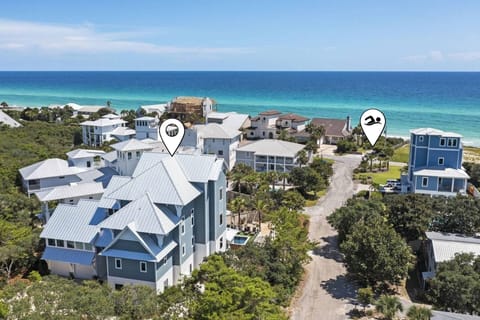 Carousel - Blue Mountain Beach - Distance To Beach Access: 300 Feet (Or 1-Minute Walk) From Seagrade Road Public Beach Access
