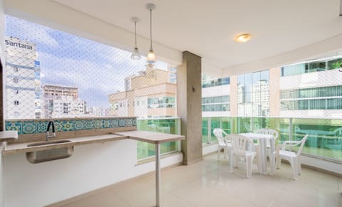 Apartment | Outdoor dining