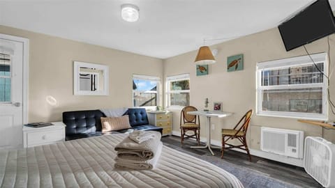 Sleep, eat, and repeat! This is the perfect spot for a no-fuss, all-fun vacation.