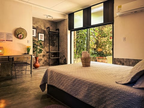 Deluxe Double Room | Desk, laptop workspace, WiFi (free), bed sheets