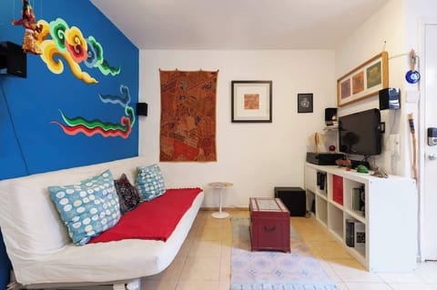 Super Cozy Living Room with sofa bed, TV and sound system