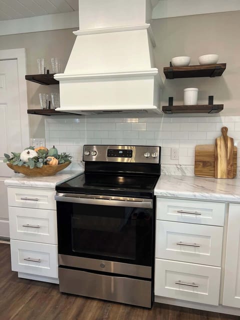 We hope you enjoy many great meals while at Lotus House! 