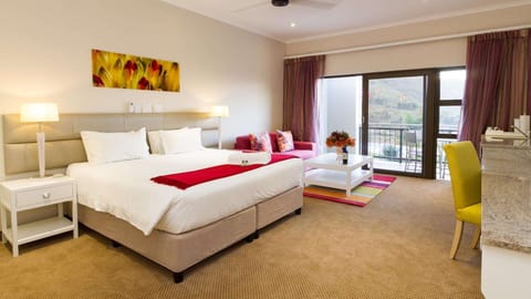 Deluxe Double Room | Premium bedding, in-room safe, desk, laptop workspace