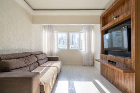 Basic Apartment | Living area