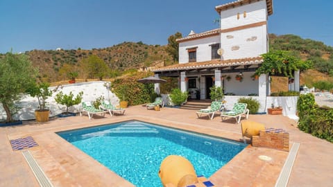 Cortijo Miraflores Arenas by Ruralidays
