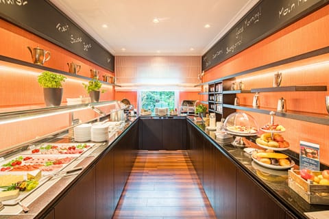 Daily buffet breakfast for a fee