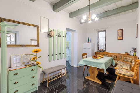 Family House, 2 Bedrooms, Microwave (Nora Guest House 2BR & Garden) | Interior