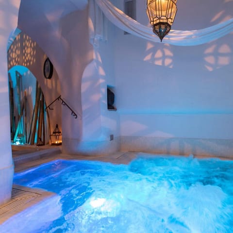 Sauna, hot tub, steam room, massages