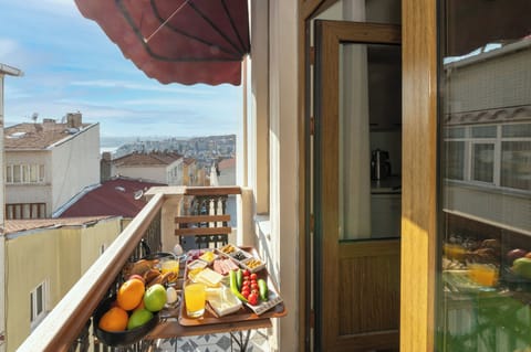 Deluxe Room | Balcony