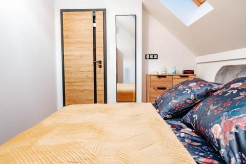 House | 2 bedrooms, iron/ironing board, individually furnished, bed sheets