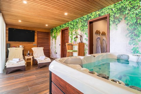 Family Villa, 3 Bedrooms, Microwave, Mountainside (Villa Vinita w/ Jacuzzi & Sauna near) | Spa