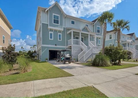 6618 Carlinga Drive - Peaceful, Easy, Feeling - This is one of PKRM's most beautiful and well equipped properties. If you are looking for a Peaceful, Easy Feeling, you want to book this one TODAY!