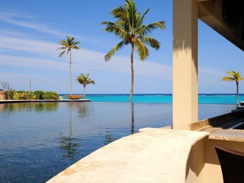 Villa, 4 Bedrooms | Property grounds