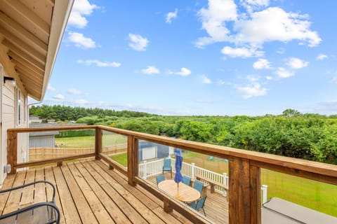 Upper deck off master bedroom