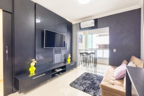 Basic Apartment | Living area | TV