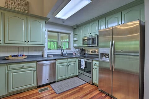 Kitchen | Keurig & Drip Coffee Makers | Toaster Oven