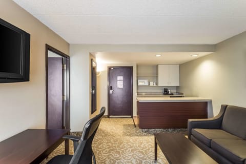 Suite, 1 King Bed with Sofa bed, Non Smoking | Premium bedding, iron/ironing board, cribs (free), WiFi (free)