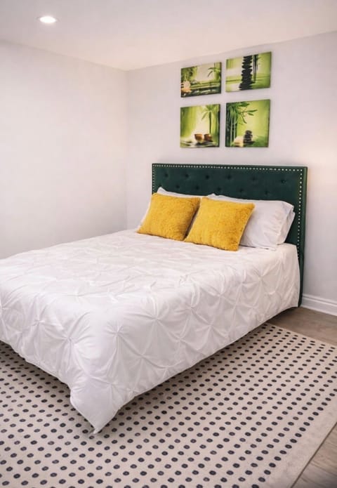 Bedroom sleeps 1-2