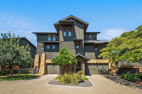 Unwind in this luxury villa at The Reserve at Lake Travis where upscale comfort meets lakefront adventure!