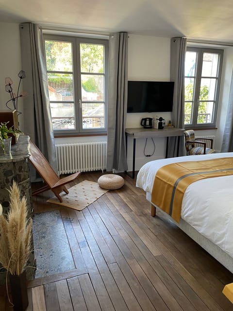 Deluxe Double Room, Courtyard View | Free WiFi, bed sheets