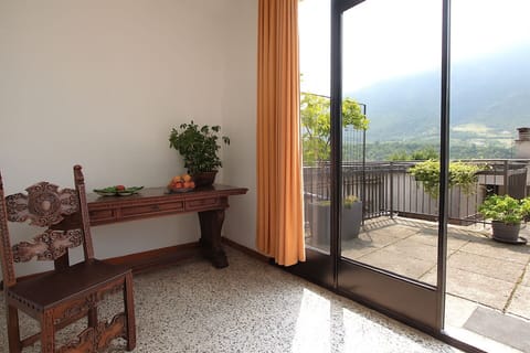 Autumn, Balcony / Terrace / Patio, Summer, Winter