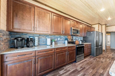 Cabinets are stocked with everything you need to make your favorite meals!