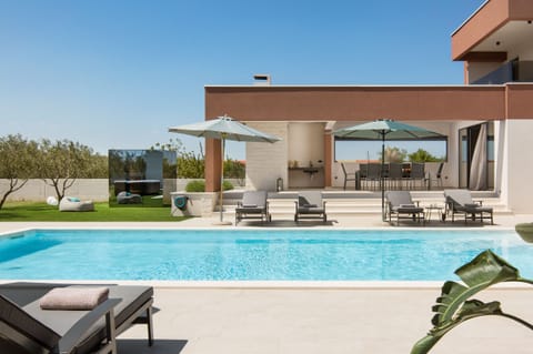 House | 6 bedrooms