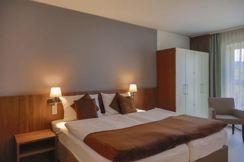 Double Room | In-room safe, desk, laptop workspace, soundproofing