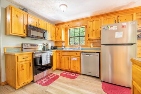 Lone Wolf's fully-equipped kitchen