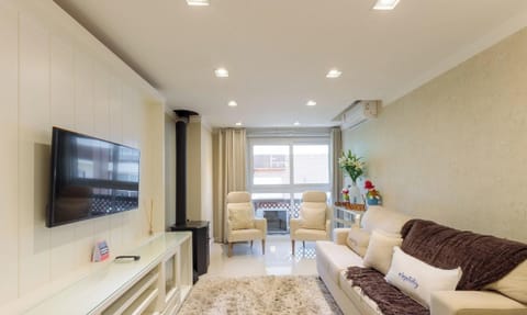 Basic Apartment | Living area