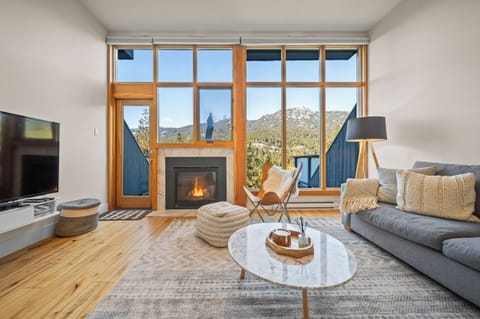 House, Multiple Beds, Patio, Mountain View (Ridgeline Retreat at Sundance) | Living area