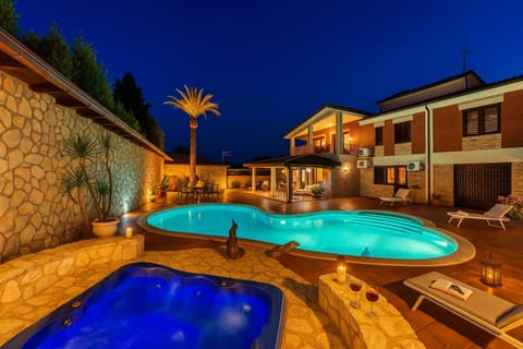 House, Smoking | 4 bedrooms