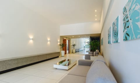 Basic Apartment | Interior