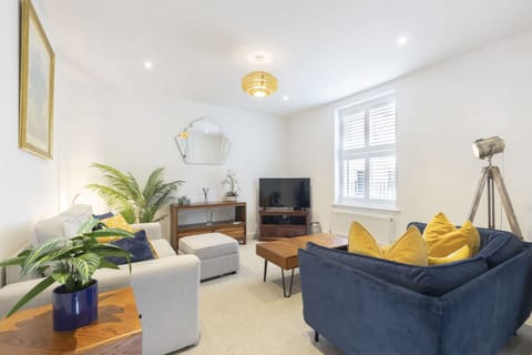 Living Room / Lounge