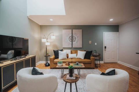 Welcome to this luxury retreat in downtown Savannah! 